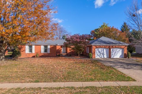 Photo of 2103 Hedgewood Drive, Bloomington, IL 61704 (MLS # 12490207)