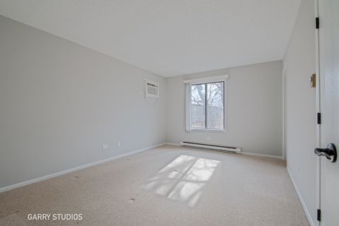 Tiny photo for 720 N Briar Hill Lane #5, Addison, IL 60101 (MLS # 12572519)