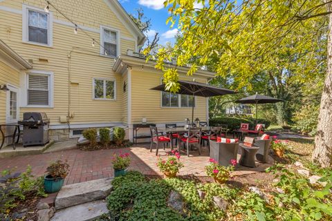 A home in Glen Ellyn