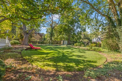 A home in Glen Ellyn