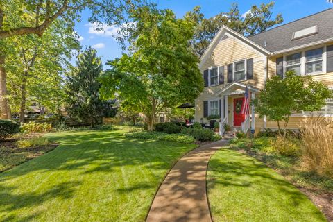 A home in Glen Ellyn