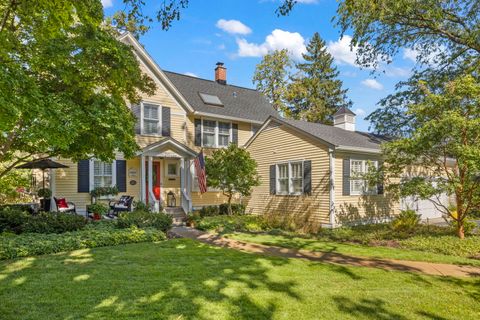 A home in Glen Ellyn