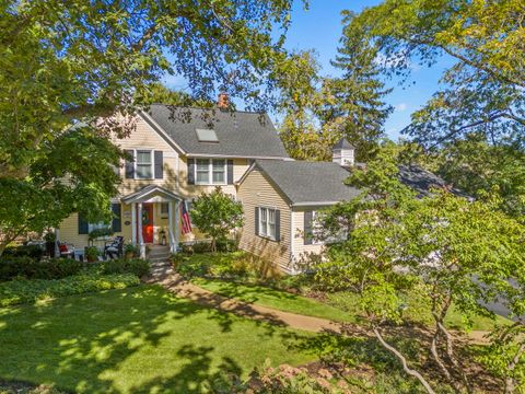 A home in Glen Ellyn