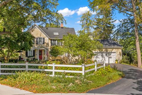 A home in Glen Ellyn