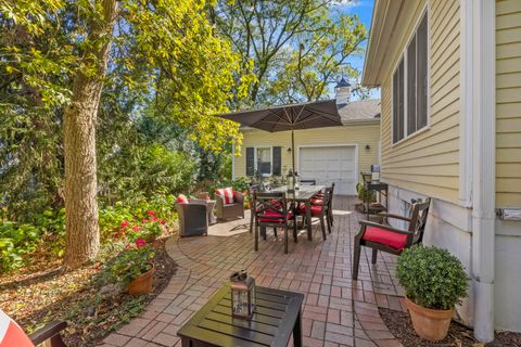 A home in Glen Ellyn