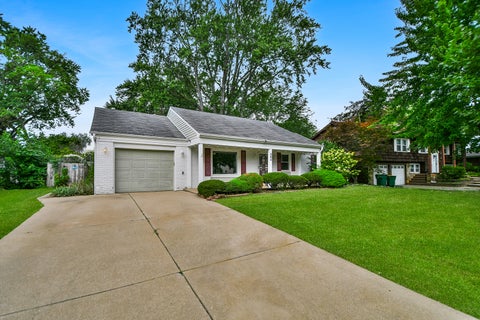 Tiny photo for 284 Timber Hill Road, Buffalo Grove, IL 60089 (MLS # 12732739)