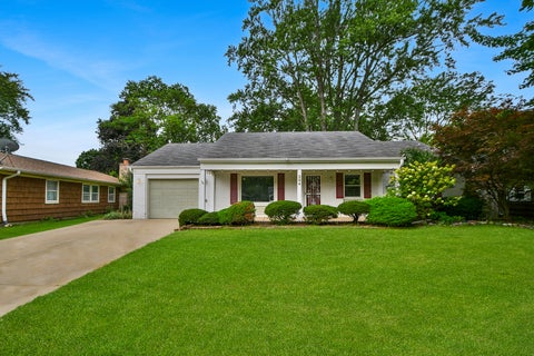 Photo of 284 Timber Hill Road, Buffalo Grove, IL 60089 (MLS # 12732739)