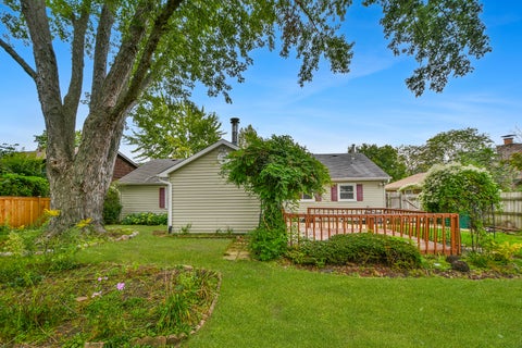Tiny photo for 284 Timber Hill Road, Buffalo Grove, IL 60089 (MLS # 12732739)