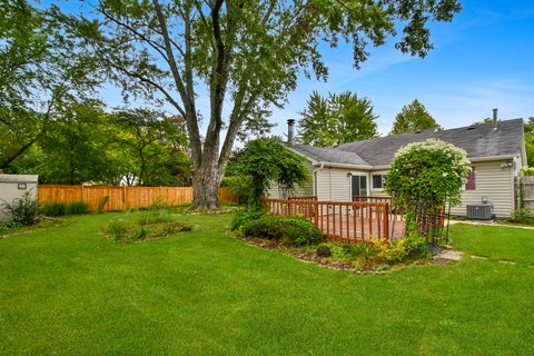 Tiny photo for 284 Timber Hill Road, Buffalo Grove, IL 60089 (MLS # 12732739)