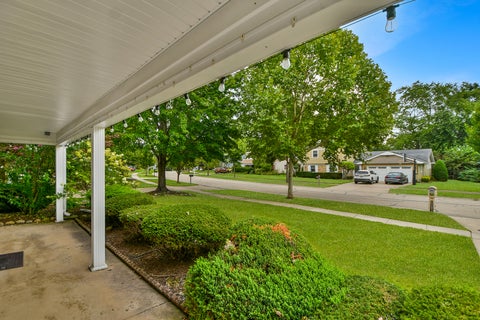 Tiny photo for 284 Timber Hill Road, Buffalo Grove, IL 60089 (MLS # 12732739)