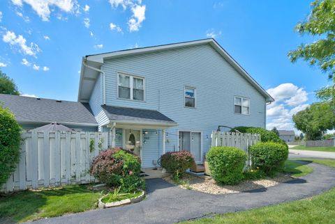 Photo of 2303 Aster Drive #2303, Crest Hill, IL 60403 (MLS # 12680049)