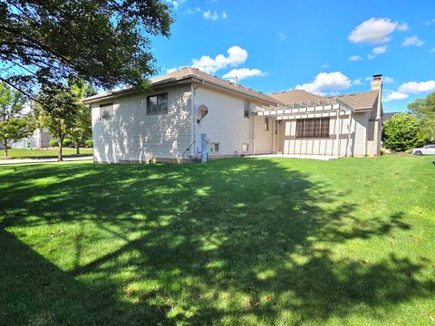 Tiny photo for 601 Lisson GRV, New Lenox, IL 60451 (MLS # 12680392)