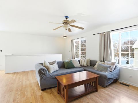 Tiny photo for 350 Windsor Court #D, South Elgin, IL 60177 (MLS # 12536716)