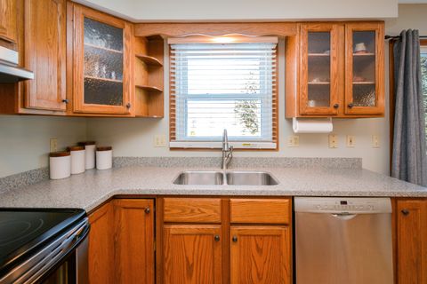 Tiny photo for 10 Cameron Court, Bloomington, IL 61704 (MLS # 12556411)