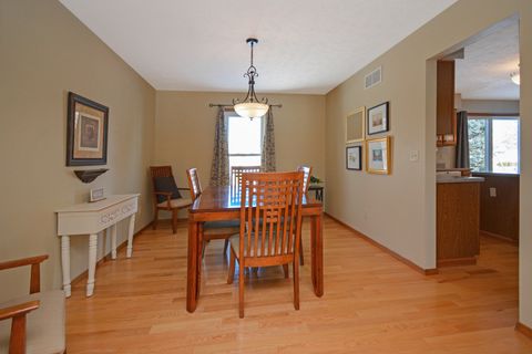 Tiny photo for 10 Cameron Court, Bloomington, IL 61704 (MLS # 12556411)