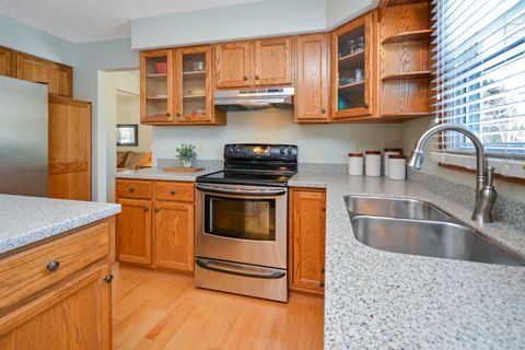 Tiny photo for 10 Cameron Court, Bloomington, IL 61704 (MLS # 12556411)