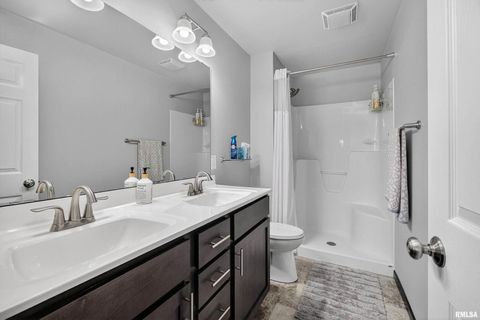 Tiny photo for 300 E FRANKLIN Street #203, Eldridge, IA 52748 (MLS # QC4269507)