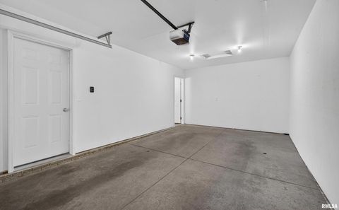 Tiny photo for 300 E FRANKLIN Street #203, Eldridge, IA 52748 (MLS # QC4269507)