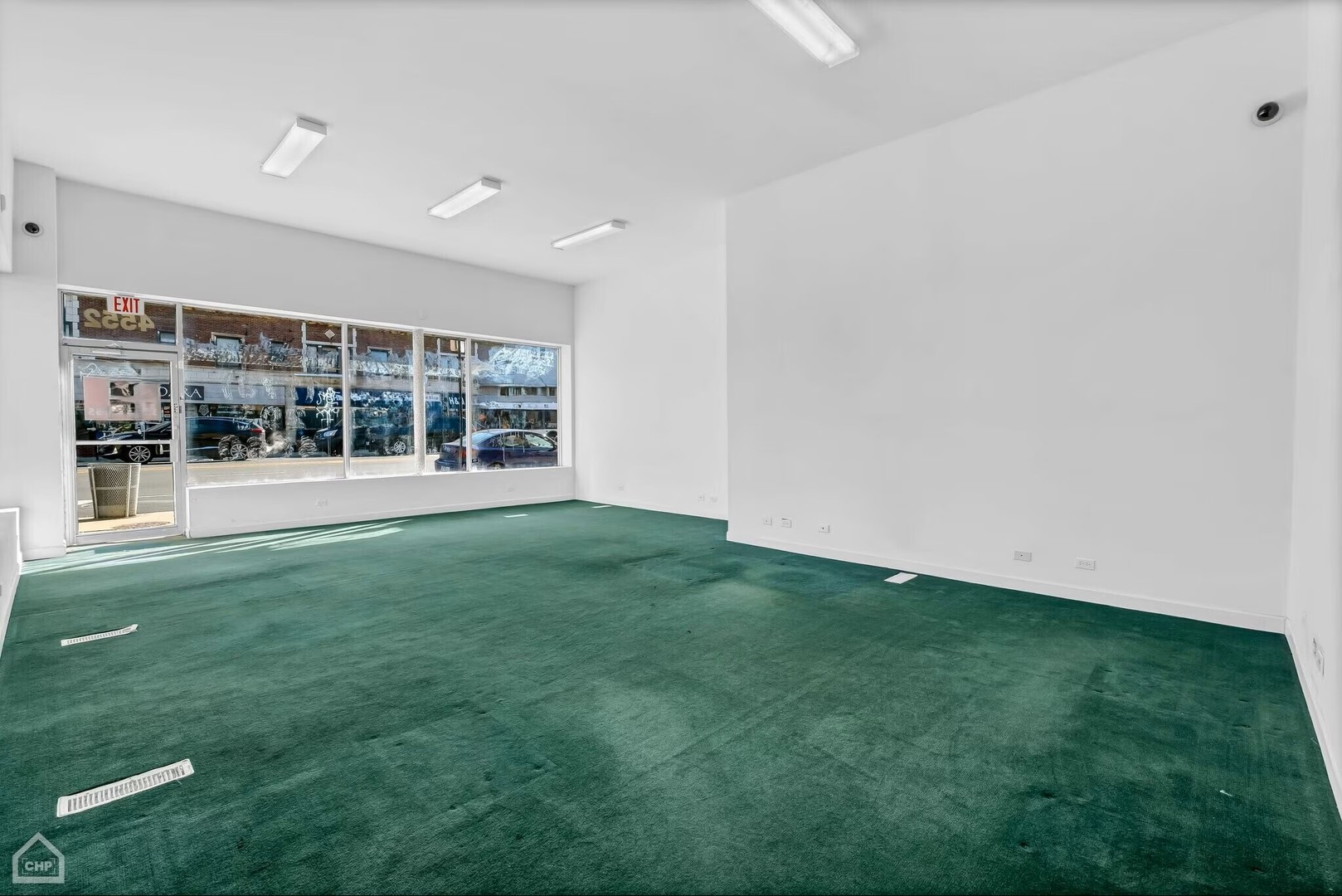 4552 N Western Avenue