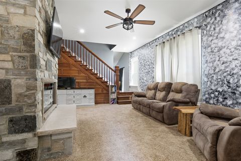 Tiny photo for 319 W Moulton Street, Pontiac, IL 61764 (MLS # 12464983)