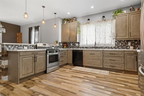 Tiny photo for 319 W Moulton Street, Pontiac, IL 61764 (MLS # 12464983)