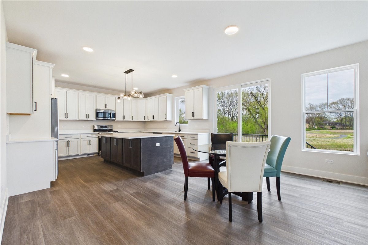 22043 W Casa Bella View