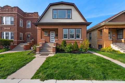 4846 W Roscoe Street Chicago IL 60641