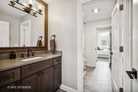 Tiny photo for 5521 Churchill Lane, Libertyville, IL 60048 (MLS # 12539309)