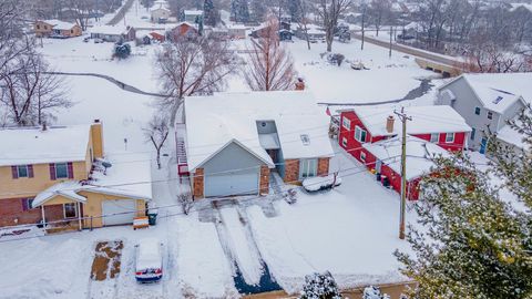 Tiny photo for 187 Hilltop Drive, Lake In The Hills, IL 60156 (MLS # 12582550)