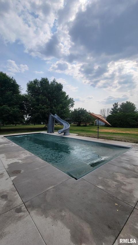 Tiny photo for 20664 N Brady Street, Davenport, IA 52806 (MLS # 12577902)