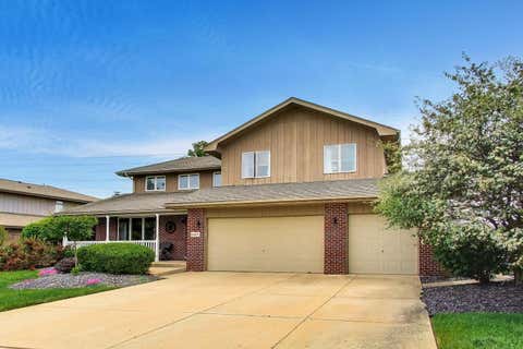 Tiny photo for 8407 Brookside Glen Drive, Tinley Park, IL 60487 (MLS # 12724724)