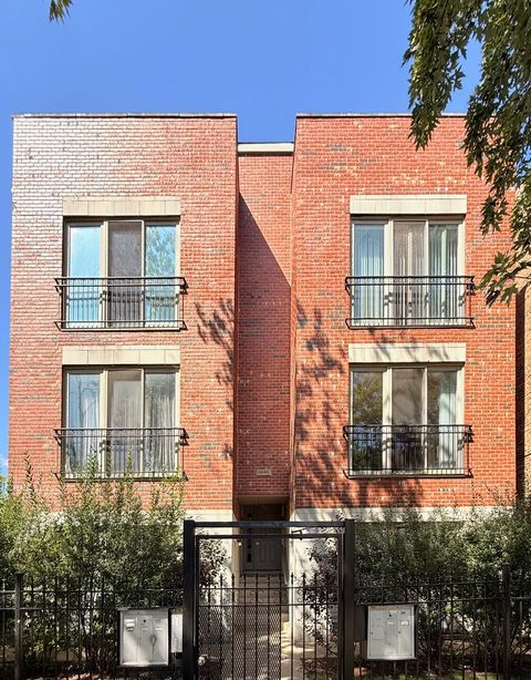 6646 S Greenwood Avenue Chicago IL 60637