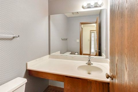 Tiny photo for 1316 Barclay Lane, Deerfield, IL 60015 (MLS # 12522378)