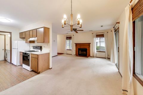 Tiny photo for 1316 Barclay Lane, Deerfield, IL 60015 (MLS # 12522378)