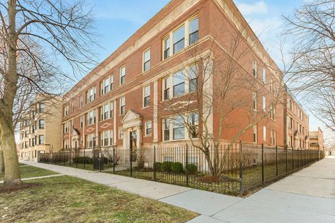 Photo of 6600 S KENWOOD Avenue #1, Chicago, IL 60637 (MLS # 12628762)