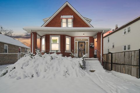 Tiny photo for 8626 S Kingston Avenue, Chicago, IL 60617 (MLS # 12572099)