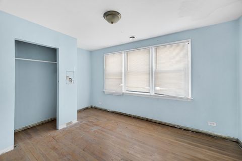 Tiny photo for 8626 S Kingston Avenue, Chicago, IL 60617 (MLS # 12572099)