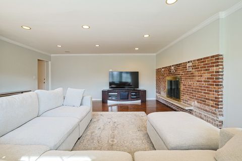 Tiny photo for 3935 Russett Lane, Northbrook, IL 60062 (MLS # 12578861)