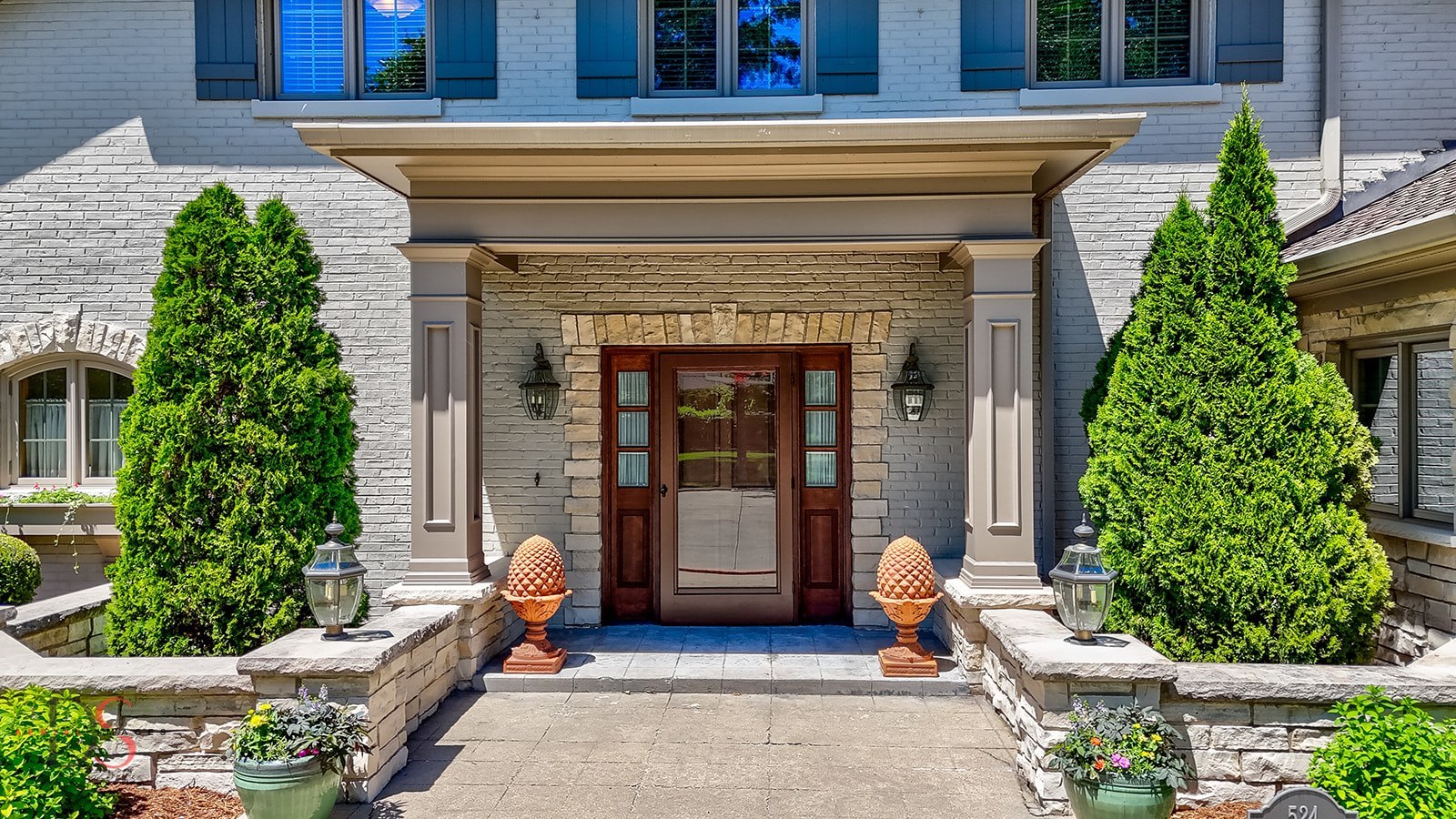 524 E Van Buren Street