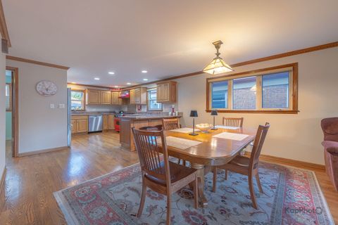 Tiny photo for 604 W 43rd Street, Chicago, IL 60609 (MLS # 12481040)