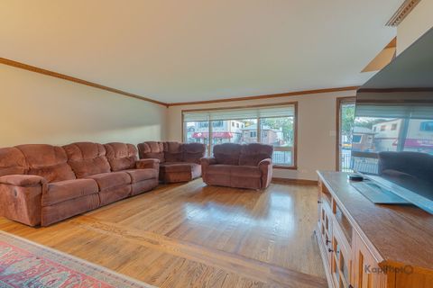 Tiny photo for 604 W 43rd Street, Chicago, IL 60609 (MLS # 12481040)