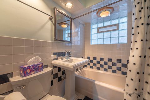 Tiny photo for 604 W 43rd Street, Chicago, IL 60609 (MLS # 12481040)