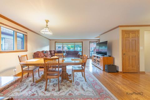 Tiny photo for 604 W 43rd Street, Chicago, IL 60609 (MLS # 12481040)
