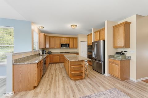 Tiny photo for 621 Mansfield Way, Oswego, IL 60543 (MLS # 12468325)