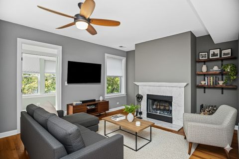 Tiny photo for 1509 Maple Avenue #3, Evanston, IL 60201 (MLS # 12481886)