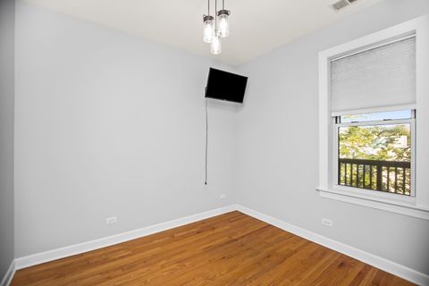 Tiny photo for 1509 Maple Avenue #3, Evanston, IL 60201 (MLS # 12481886)