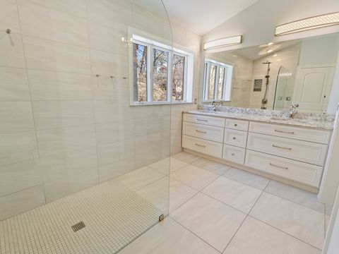 Tiny photo for 203 Valley Drive, Oakwood Hills, IL 60013 (MLS # 12587394)