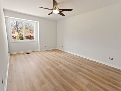 Tiny photo for 203 Valley Drive, Oakwood Hills, IL 60013 (MLS # 12587394)