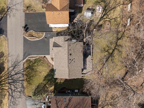 Tiny photo for 203 Valley Drive, Oakwood Hills, IL 60013 (MLS # 12587394)