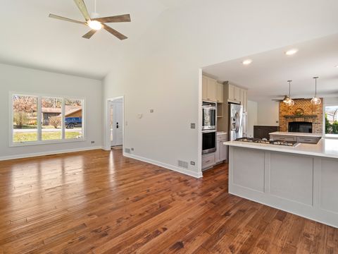 Tiny photo for 203 Valley Drive, Oakwood Hills, IL 60013 (MLS # 12587394)